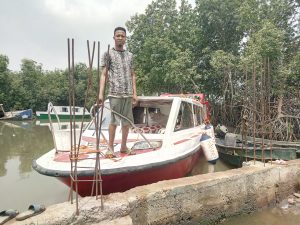 Boat builder seeks govt’s funding, inaugurates 35-seater boat