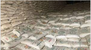 Al-Makura distributes 3000 bags of fertiliser to farmers