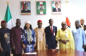 The EFCC Chairman with CYMS delegates  during the visit to the EFCC headquarters in Abuja.