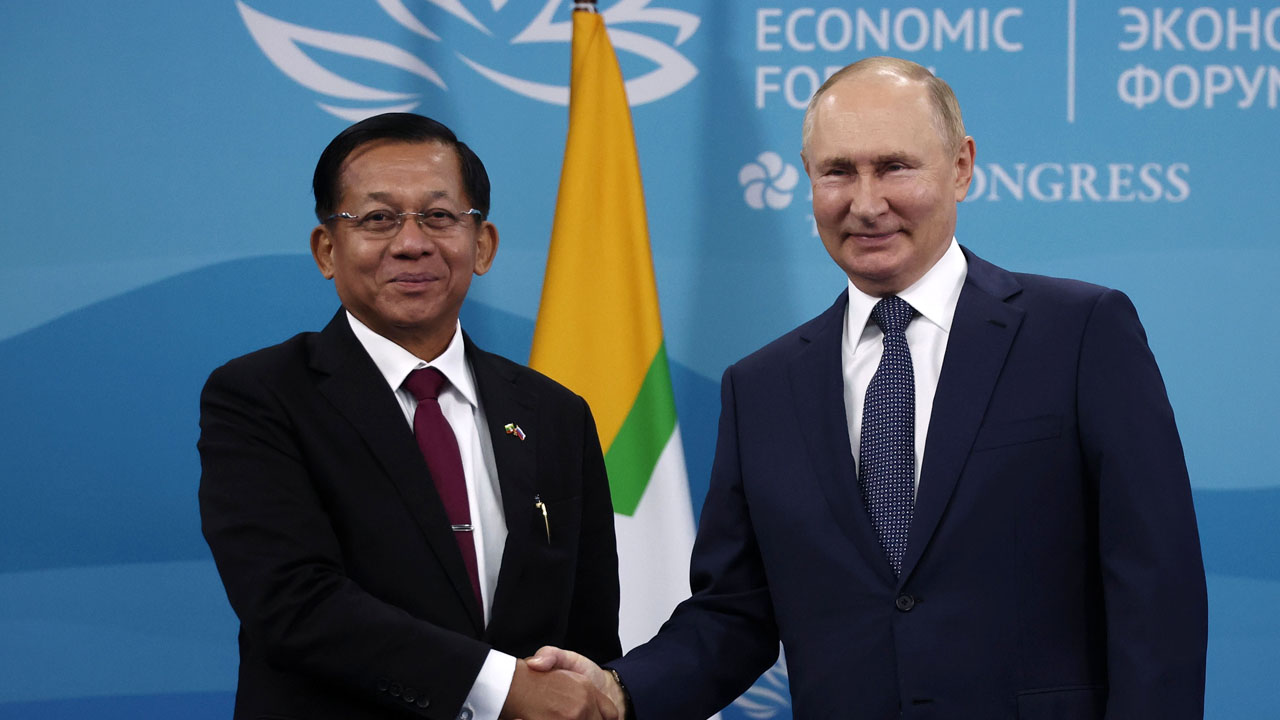 Putin meets Myanmar junta chief, hails ‘positive’ ties￼