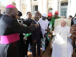 Pope meets Nigerian pilgrims in Vatican, prays for Nigeria
