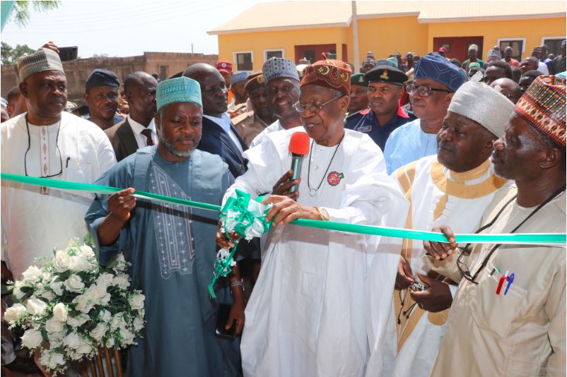 President Buhari commissions FG’s Housing projects in Kwara