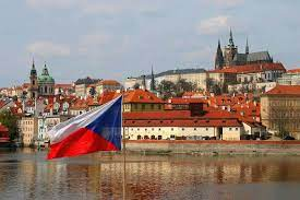 Tight race expected as Czech presidential election draws to a close