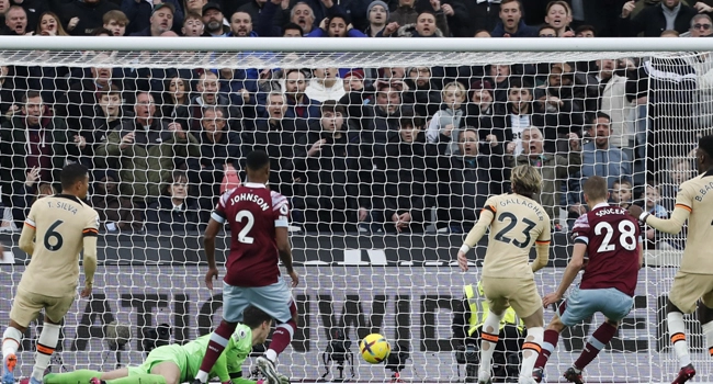 Struggling Chelsea draw West Ham as pressure piles on Potter