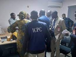Naira redesign: ICPC bursts FCMB, Keystone staff, discovers N258m, makes arrests