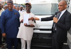 NIMASA donates vehicles to MWUN